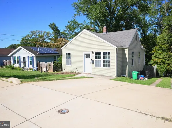 4800 Deanwood Dr, Capitol Heights, MD 20743