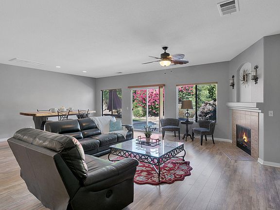 3rd image of 40814 Carmel Mountain Dr