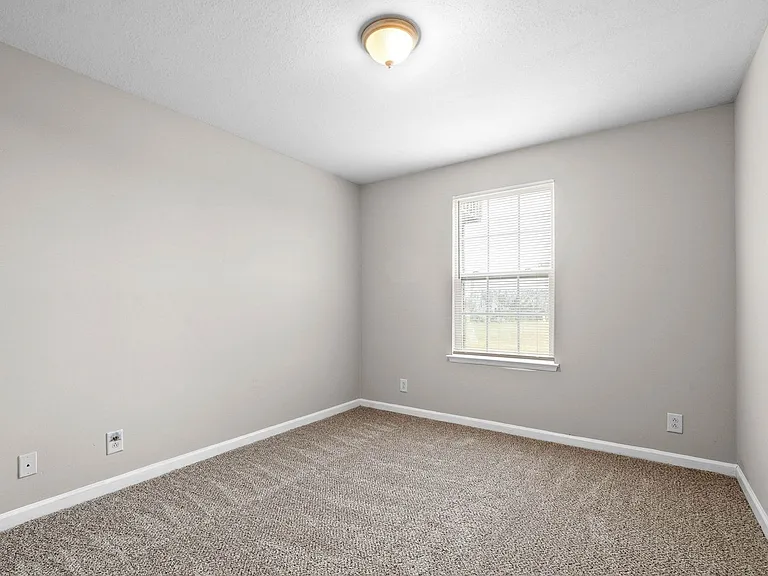 Northeast Dr -3884 — Photo 34