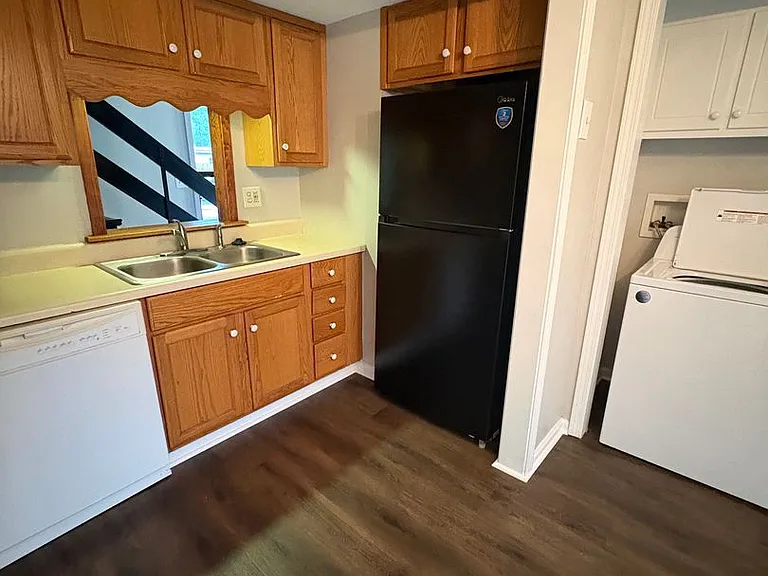 3706 E North St #M8 — Photo 7