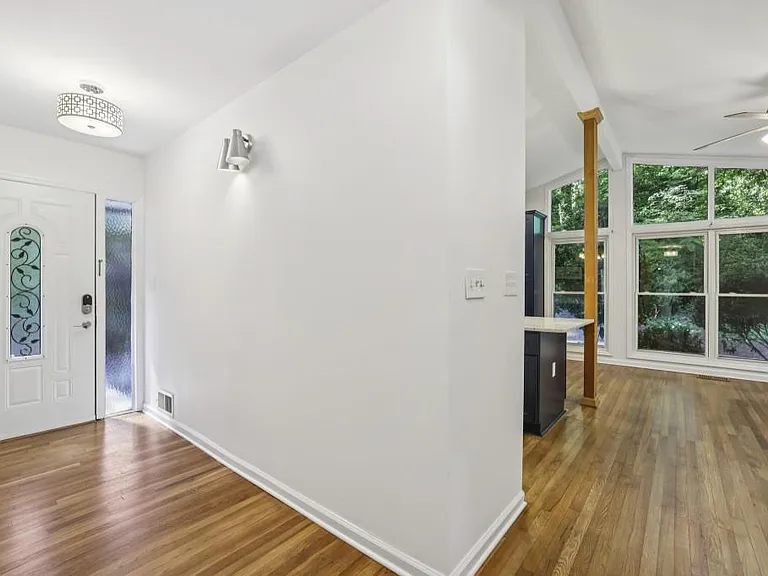 2056A Abby Ln NE — Photo 10