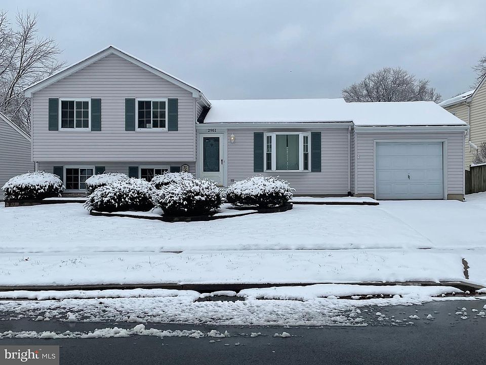 1st image of 2961 Crystal Palace Ln