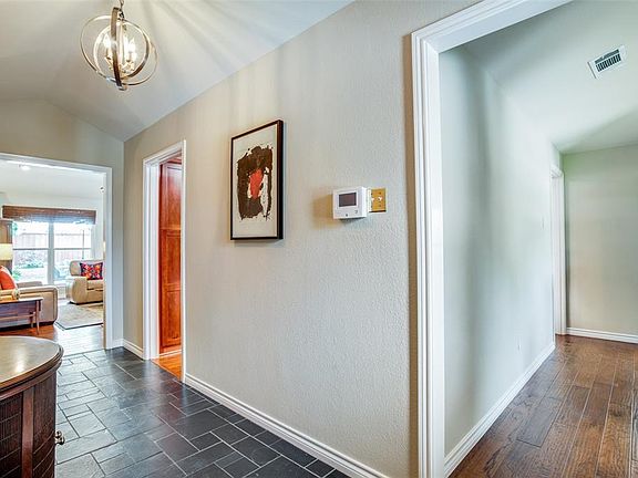 5th image of 7132 La Cosa Dr