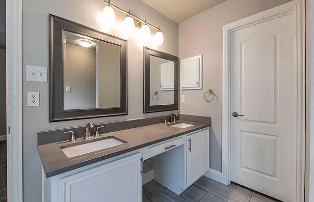 531 Hidden Oak Ln — Photo 2