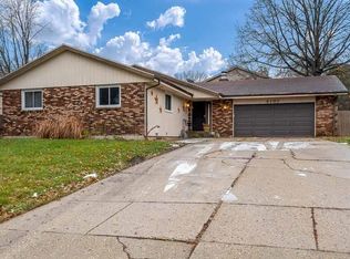 6107 Denwood Dr, Rockford, IL 61114