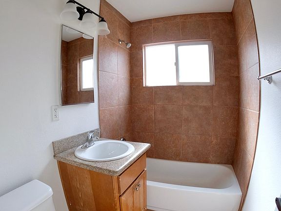 5th image of 4654 33rd St