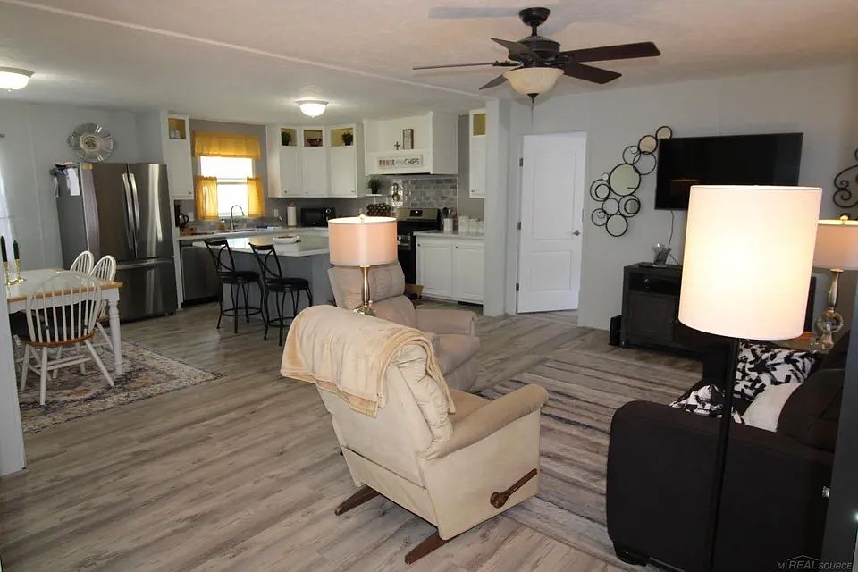 1st image of 104 Oldbrook Ln #104