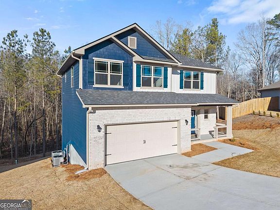 3rd image of 662 Forest Way