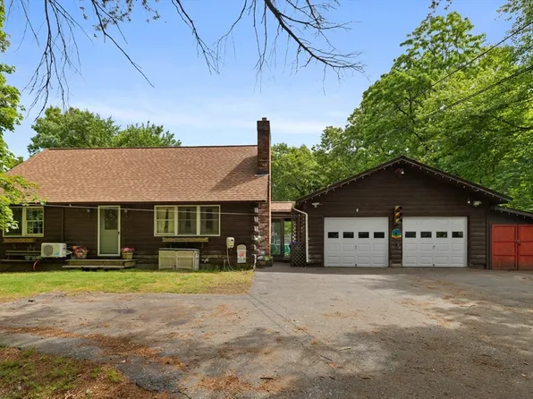 4-4A Fletcher St, Plainville, MA 02762