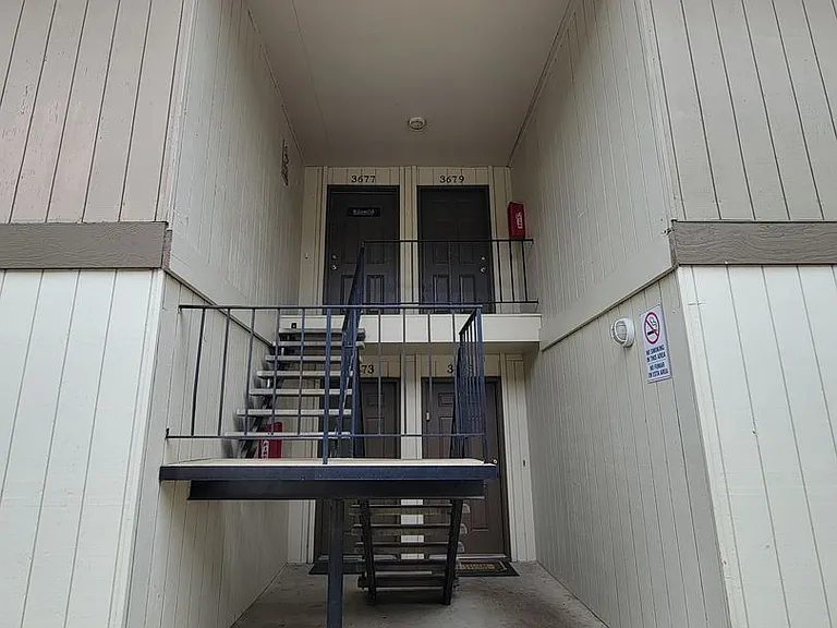 452-Trinity Apartments — Photo 18