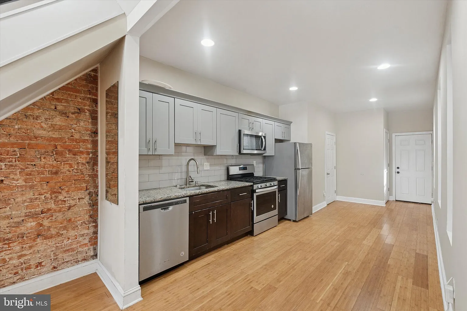 2218 N Woodstock St photo 1