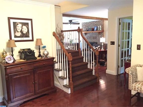 4th image of 21 Crestview Dr