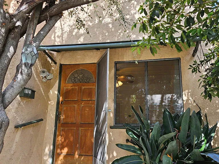 3109 Berkeley Ave — Photo 2