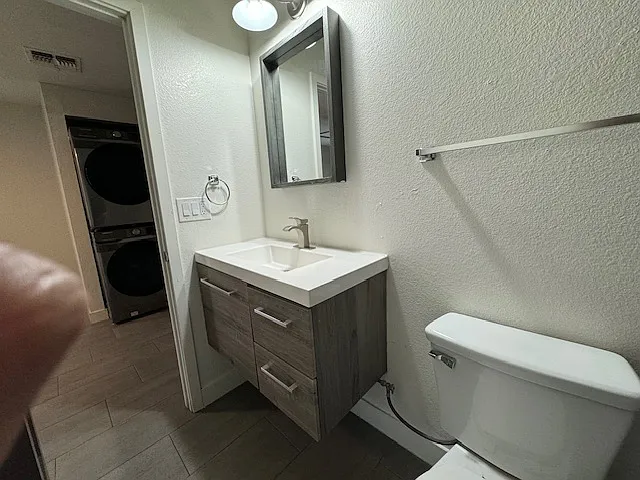646 N 10th Ave #B11 — Photo 17