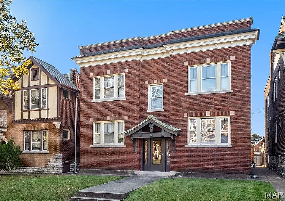 4950 Winona Ave #1E