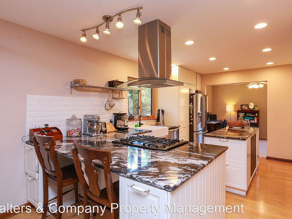 1st image of 8214 Green Hollow Ct