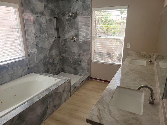 4th image of 11889 N 113th Pl