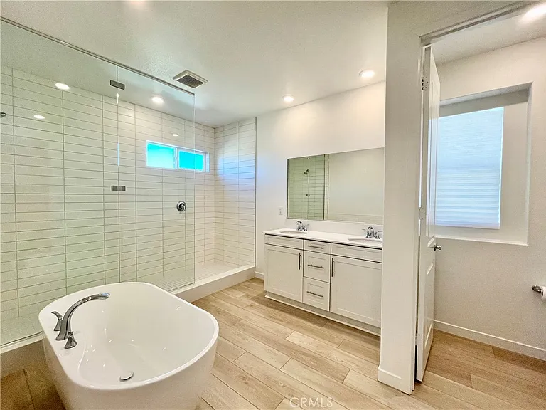 27812 Marquee Dr — Photo 16