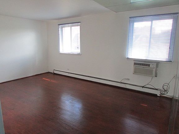 2nd image of 1060 W Hollywood Ave APT 207