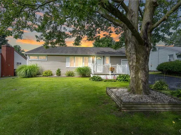 118 Marian Dr, Mattydale, NY 13211