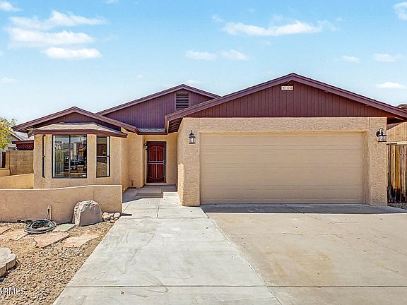 2nd image of 213 E CAMINO ESTRELLA --
