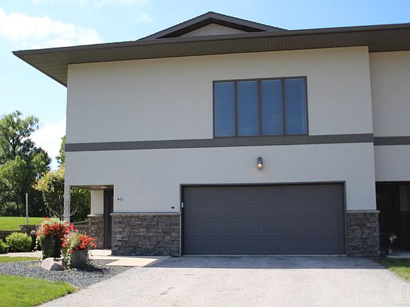 2nd image of 401 River Bend Dr