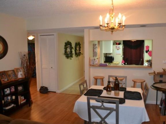 5th image of 3201 Landmark Dr APT 1102