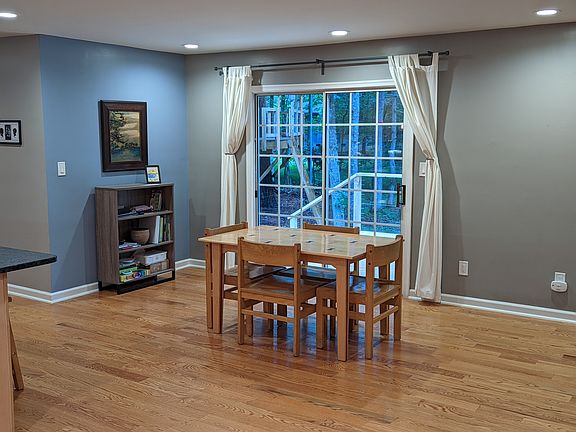5th image of 158 Kingston Dr