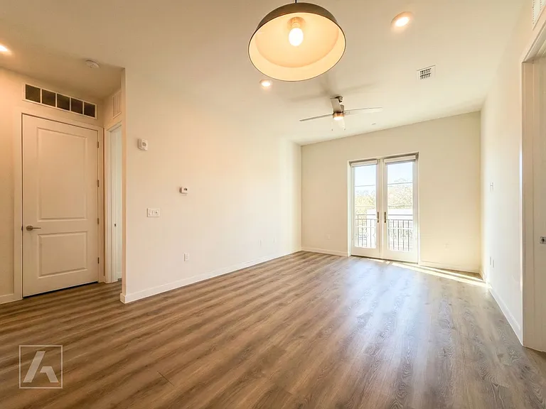 Experience Modern Luxury at Smith & Main: Premier Living in Downtown Winter Garden — Photo 45