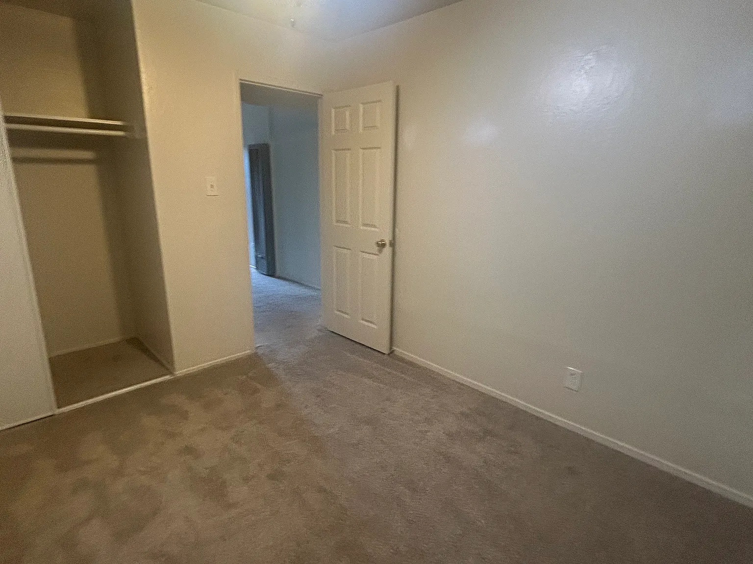 2708 El Portal Drive — Photo 3
