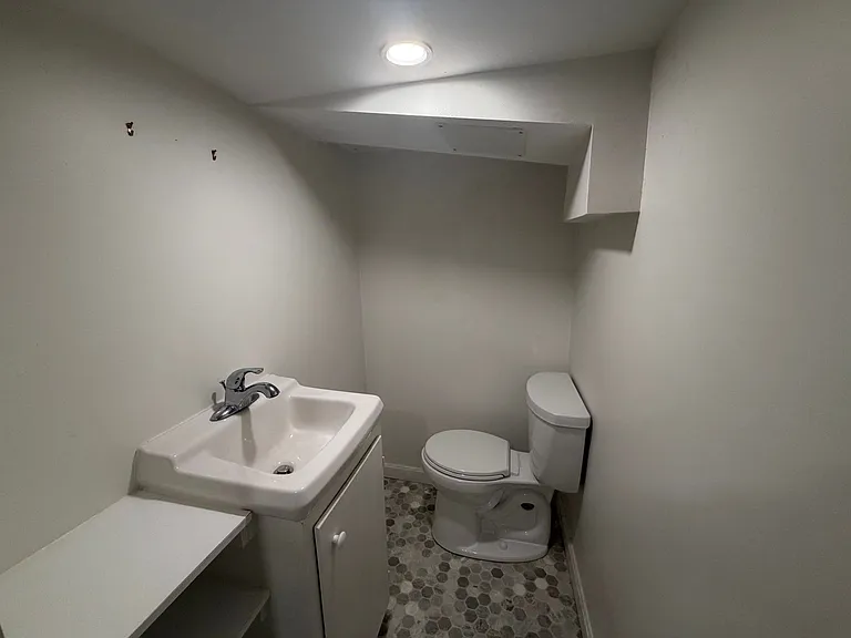 74 S State St #5 — Photo 6