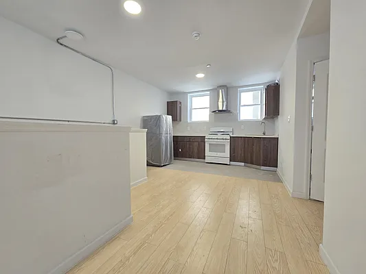 Rented by Kahana Real Estate LLC | media 16