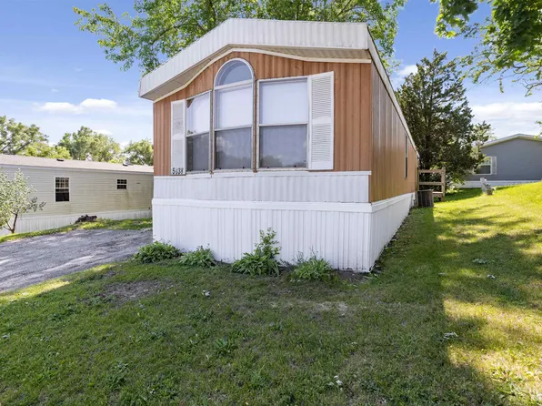 5038 Boulder Ave, Loves Park, IL 61111