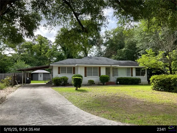 1334 Parkway Dr, Perry, GA 31069
