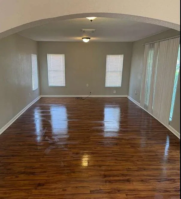 4 bed, 2.0 bath, 1946 sqft, $1,800 — Photo 2