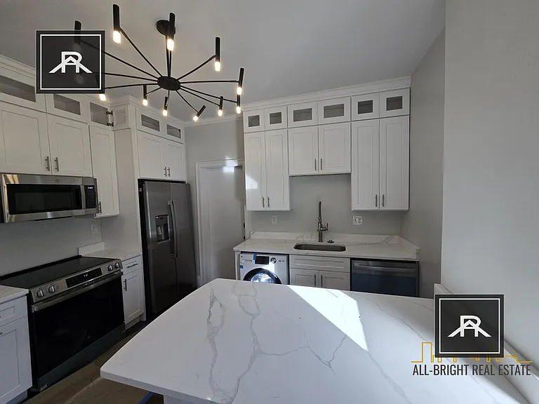 367 Tappan St #6 — Photo 4