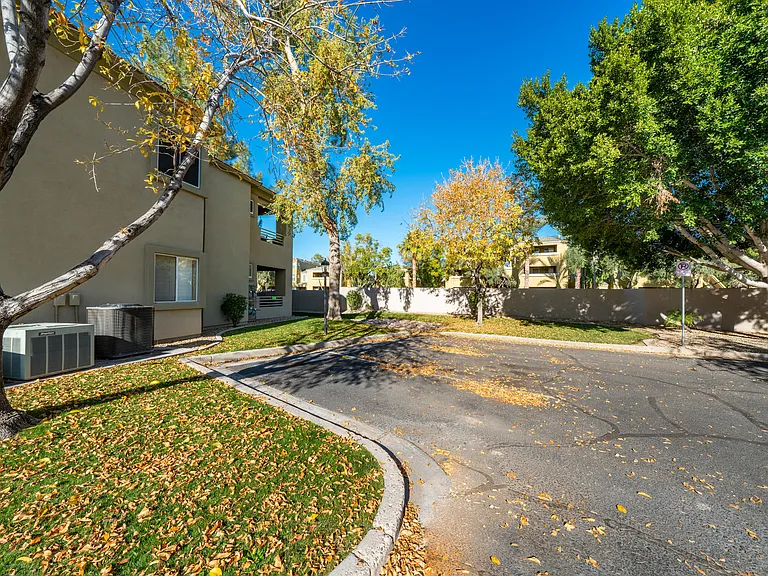 7401 W Arrowhead Clubhouse Dr #2013 — Photo 33