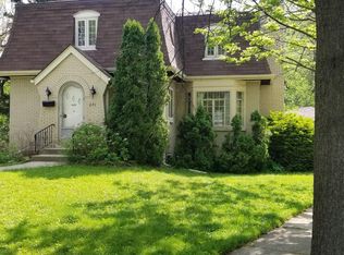 231 S Prospect Ave, Clarendon Hills, IL 60514