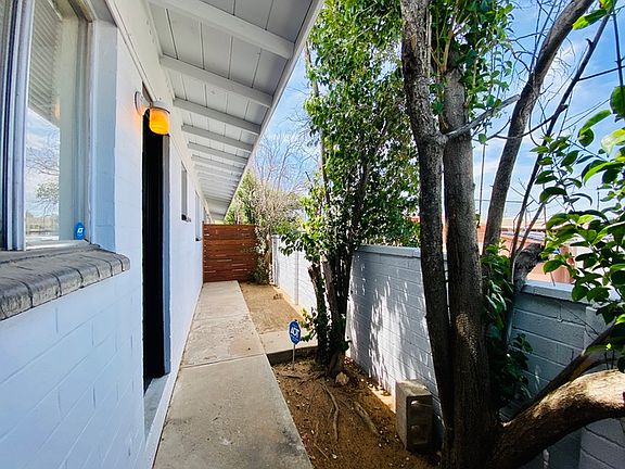 4th image of 2541 E Silver St #1