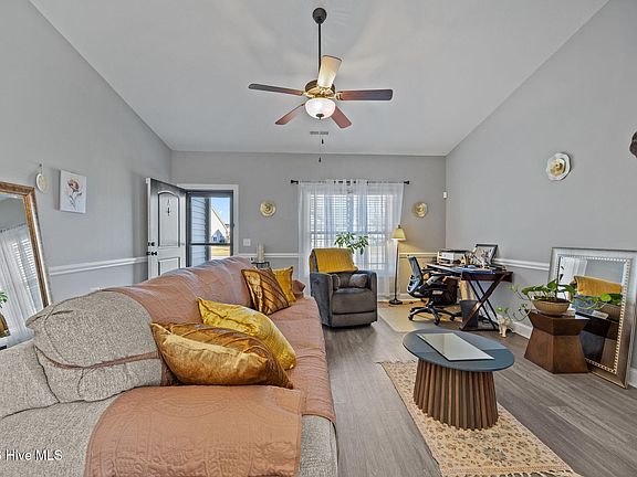 4th image of 2245 Sweet Bay Drive #A