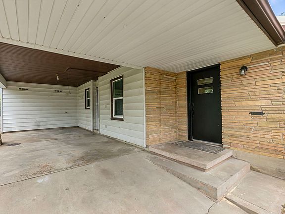 3rd image of 311 N Georgia St