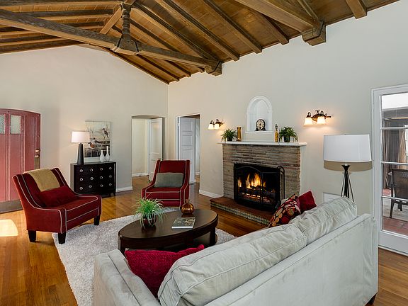 4th image of 3107 Fair Oaks Ave