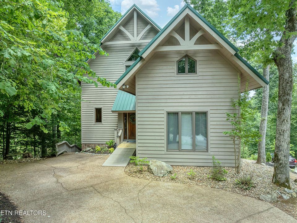 1st image of 374 Laurel Rd