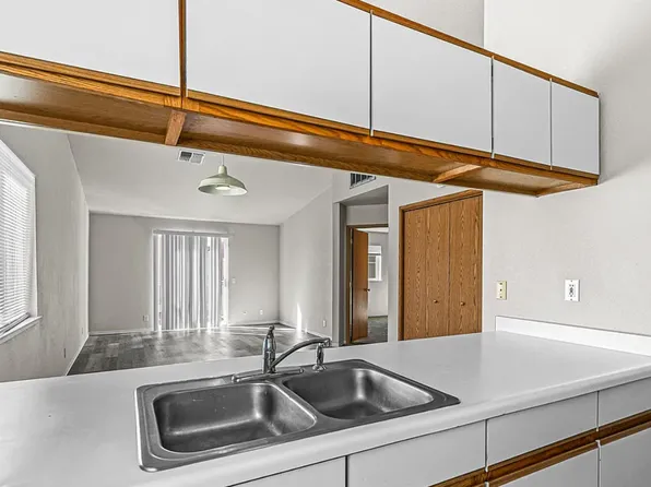 2010 Crater Lake Ave, Medford, OR