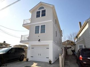 104 N Dudley Ave, Ventnor, NJ 08406