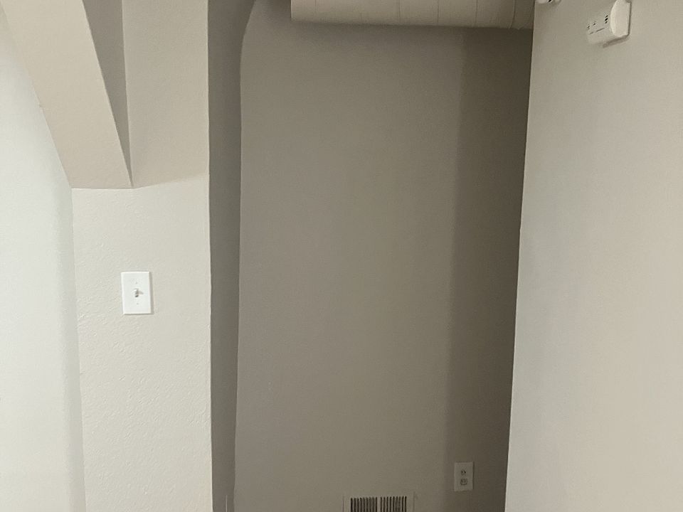 Building Photo 5