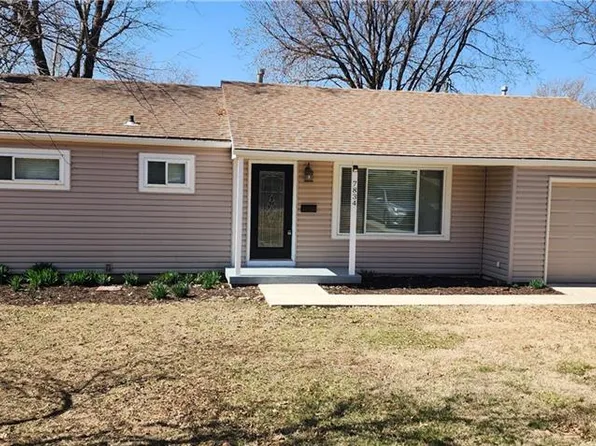 7834 Ash St, Prairie Village, KS 66208