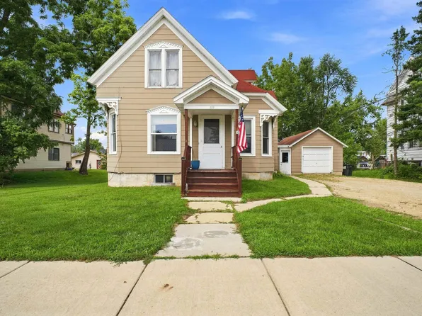 322 W Water St, Princeton, WI 54968