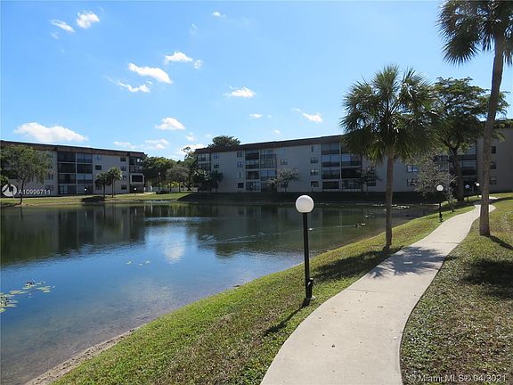 4th image of 4970 E Sabal Palm Blvd APT 205