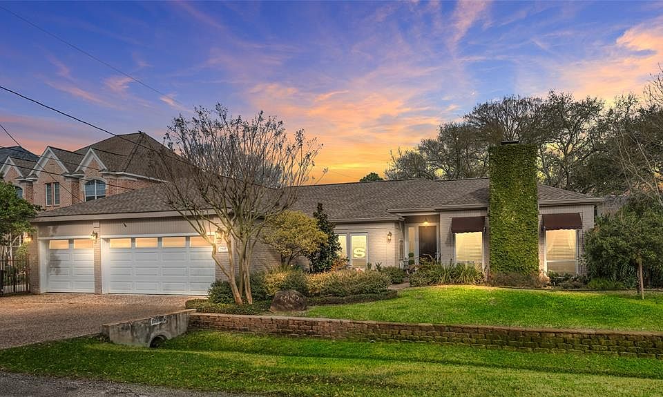 Rare to find, expansive single story home with three car garage on corner/ cul-de-sac lot zoned to Meadow Wood, SFMS and Stratford. The new roof for this home was installed in December of 2020.